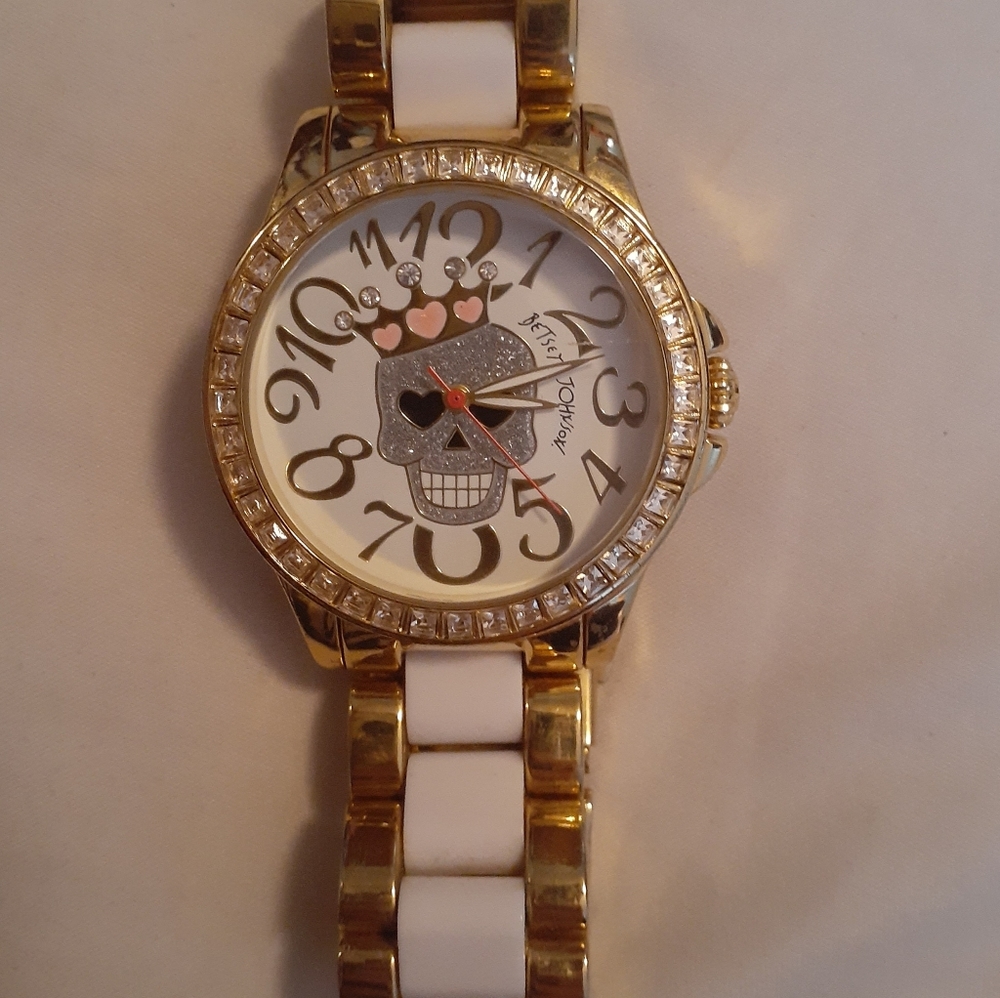 Betsy Johnson skull watch